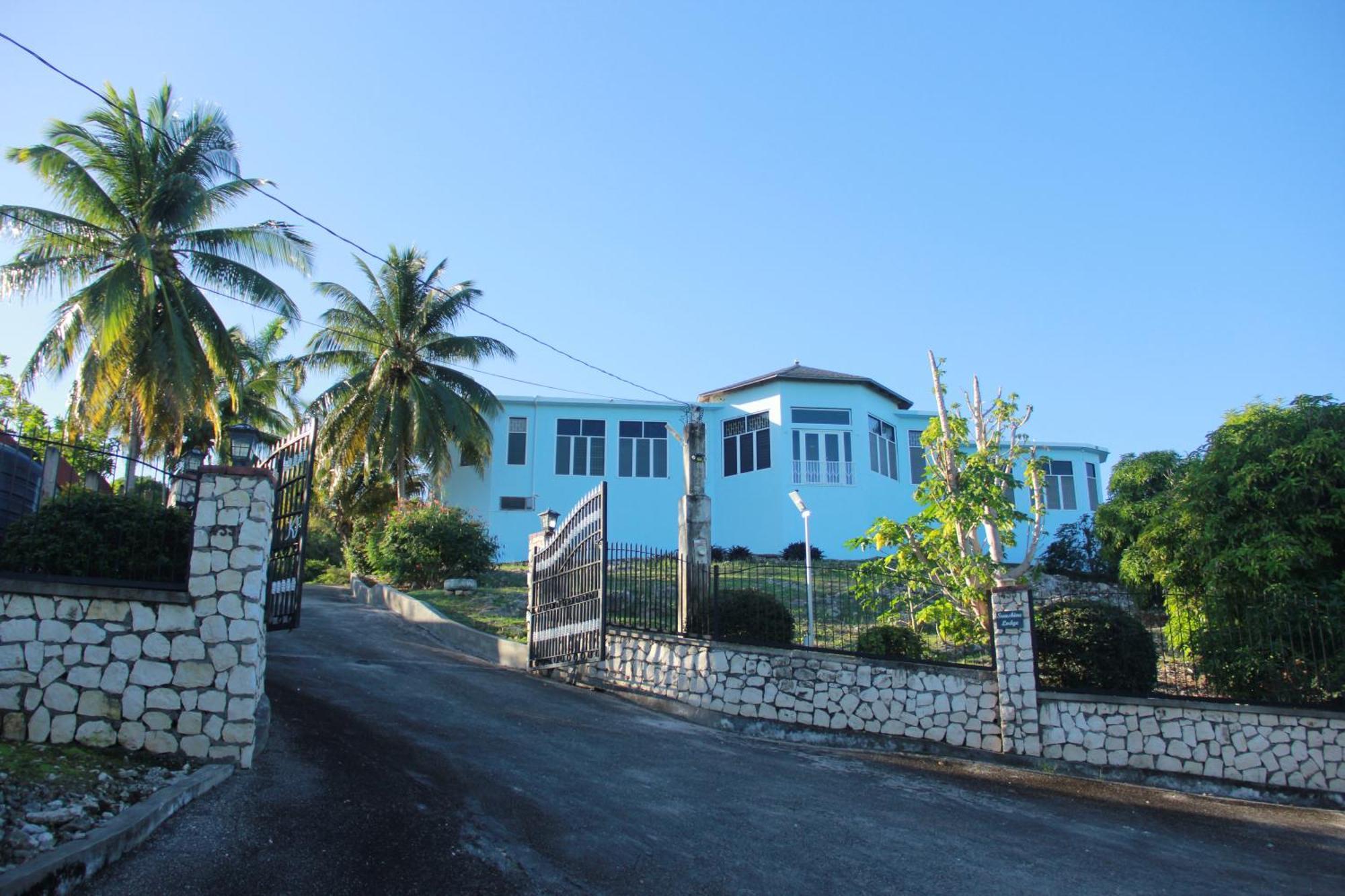 מונטגו ביי Sunshine Lodge: Your Home Away From Home מראה חיצוני תמונה