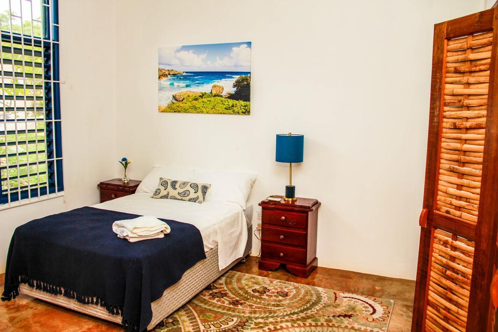 מונטגו ביי Sunshine Lodge: Your Home Away From Home מראה חיצוני תמונה