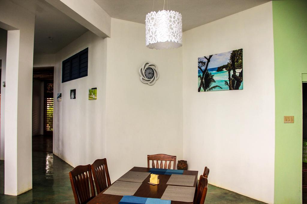 מונטגו ביי Sunshine Lodge: Your Home Away From Home מראה חיצוני תמונה