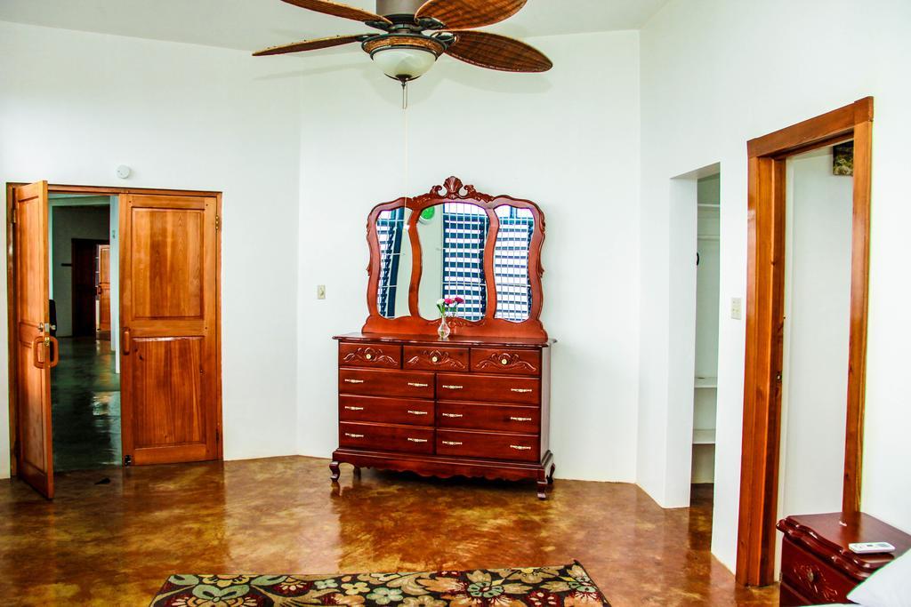 מונטגו ביי Sunshine Lodge: Your Home Away From Home מראה חיצוני תמונה
