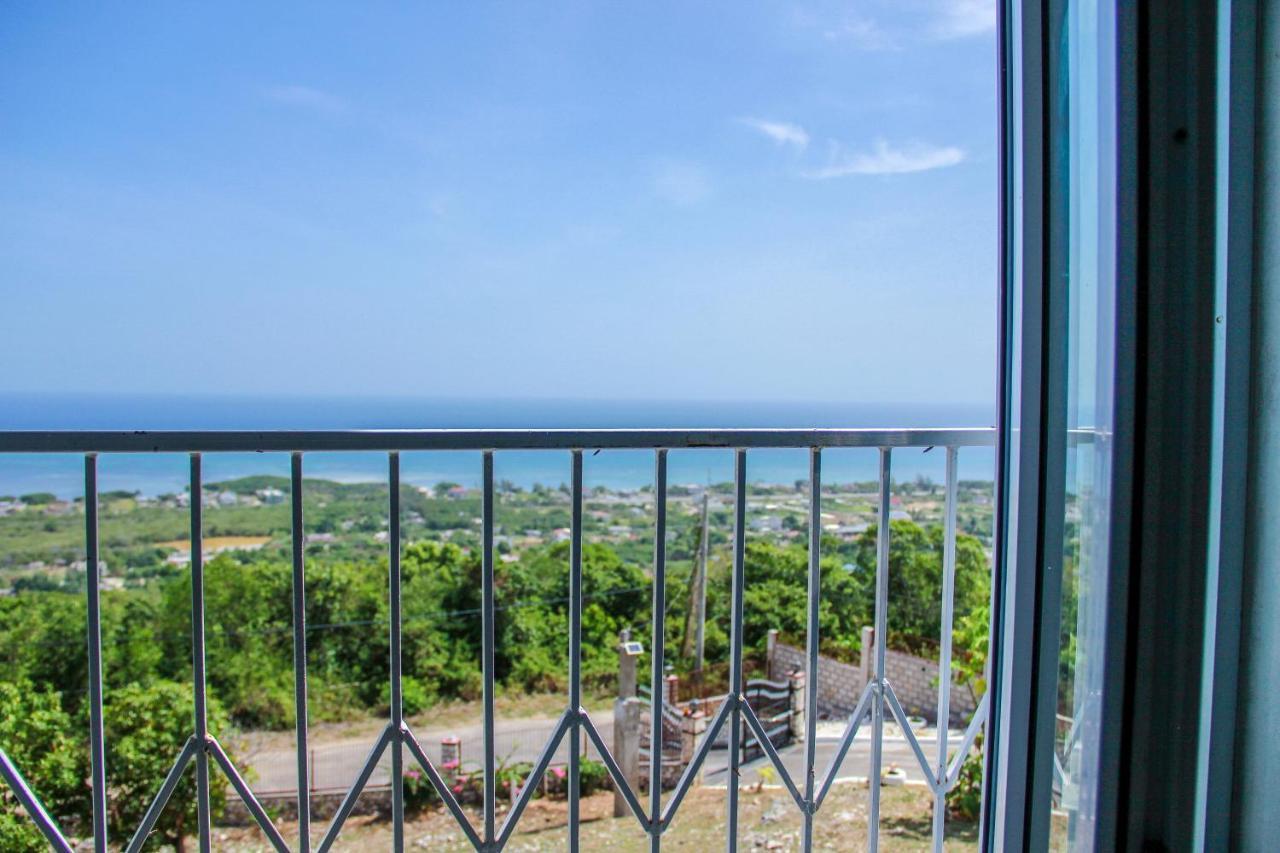 מונטגו ביי Sunshine Lodge: Your Home Away From Home מראה חיצוני תמונה