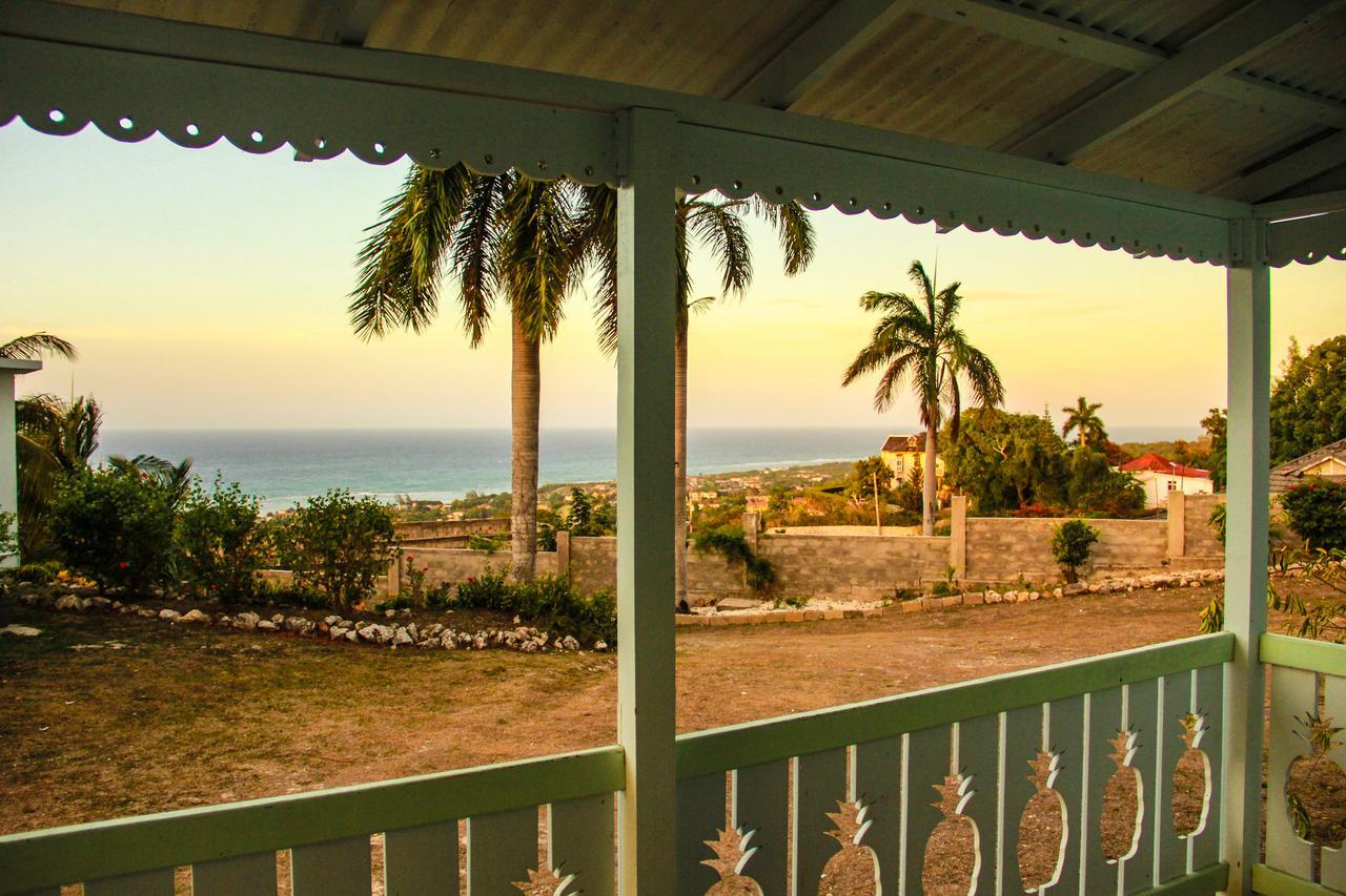מונטגו ביי Sunshine Lodge: Your Home Away From Home מראה חיצוני תמונה