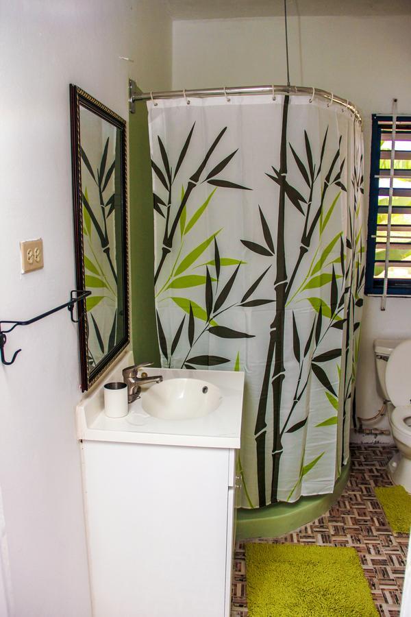 מונטגו ביי Sunshine Lodge: Your Home Away From Home מראה חיצוני תמונה