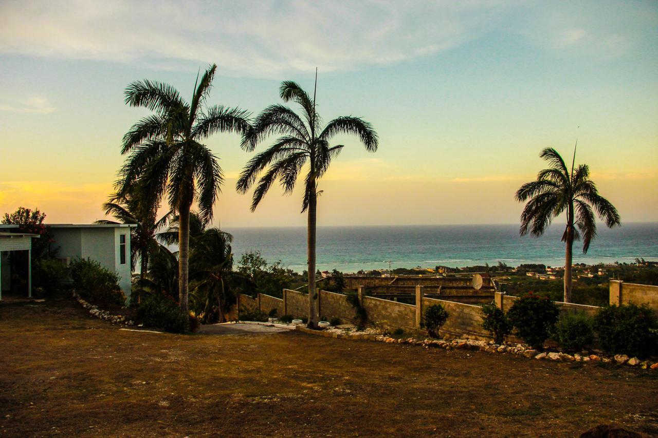 מונטגו ביי Sunshine Lodge: Your Home Away From Home מראה חיצוני תמונה