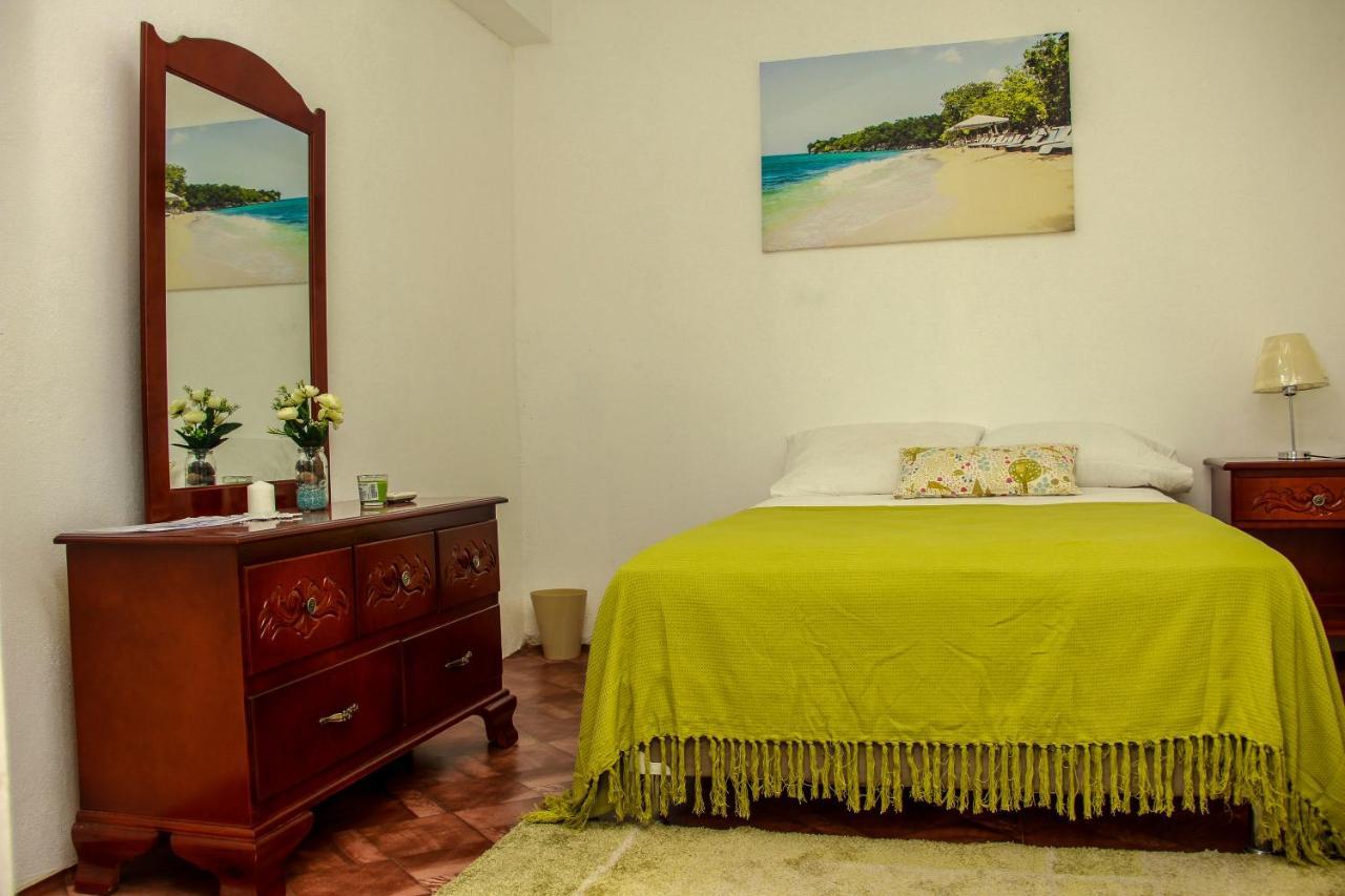 מונטגו ביי Sunshine Lodge: Your Home Away From Home מראה חיצוני תמונה