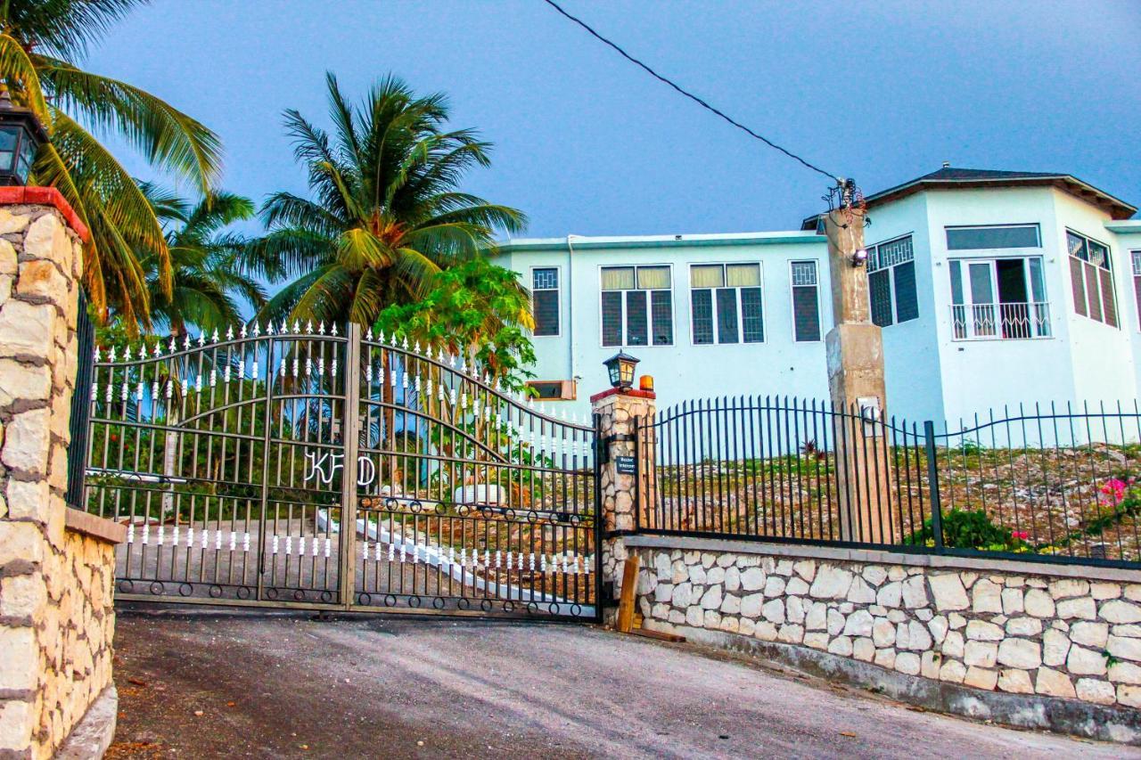 מונטגו ביי Sunshine Lodge: Your Home Away From Home מראה חיצוני תמונה