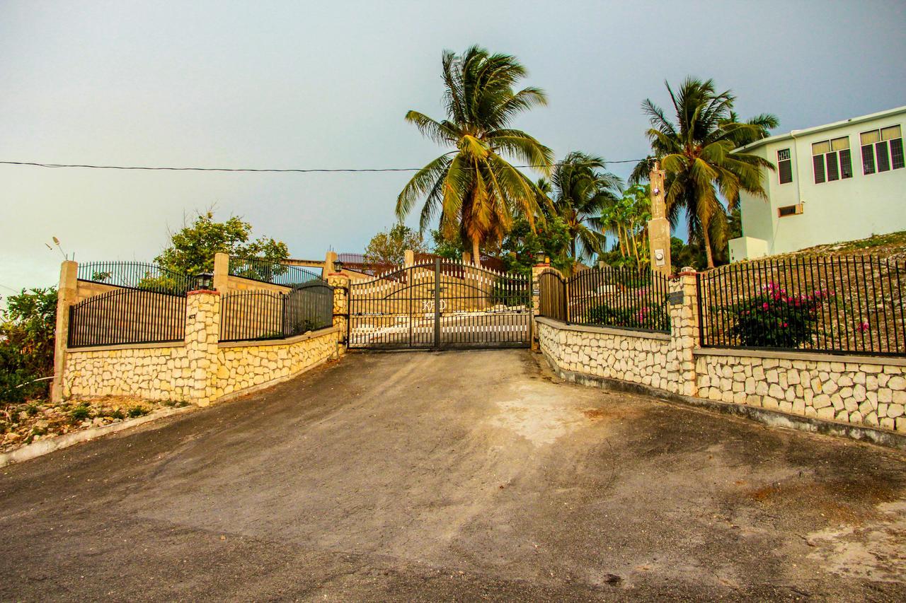 מונטגו ביי Sunshine Lodge: Your Home Away From Home מראה חיצוני תמונה