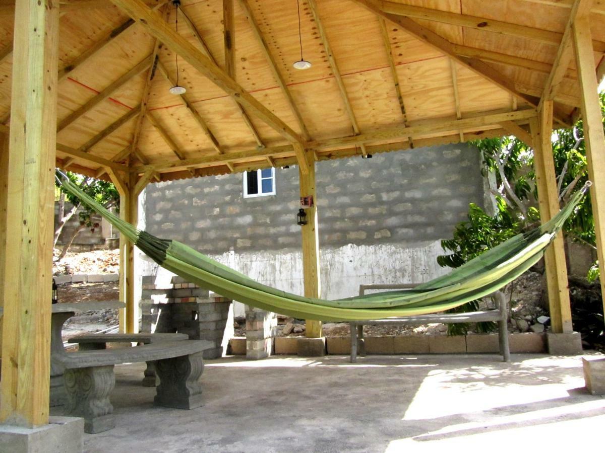 מונטגו ביי Sunshine Lodge: Your Home Away From Home מראה חיצוני תמונה