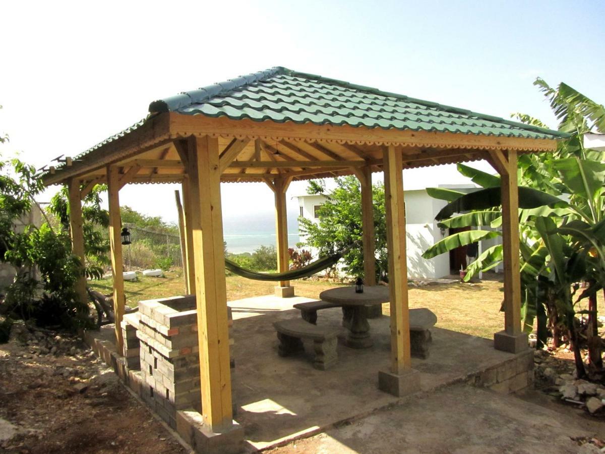 מונטגו ביי Sunshine Lodge: Your Home Away From Home מראה חיצוני תמונה