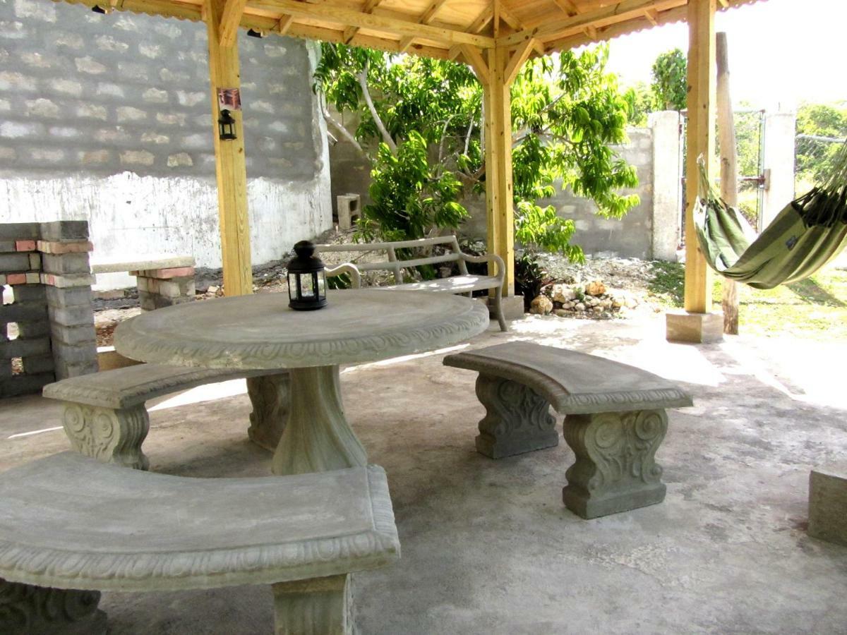 מונטגו ביי Sunshine Lodge: Your Home Away From Home מראה חיצוני תמונה